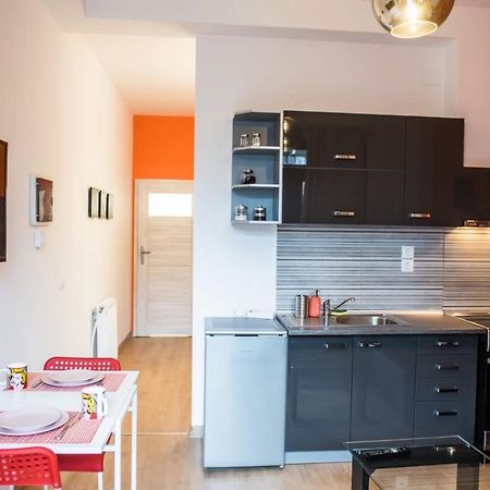 Orange Geranium Apartment Thessaloniki Exterior photo